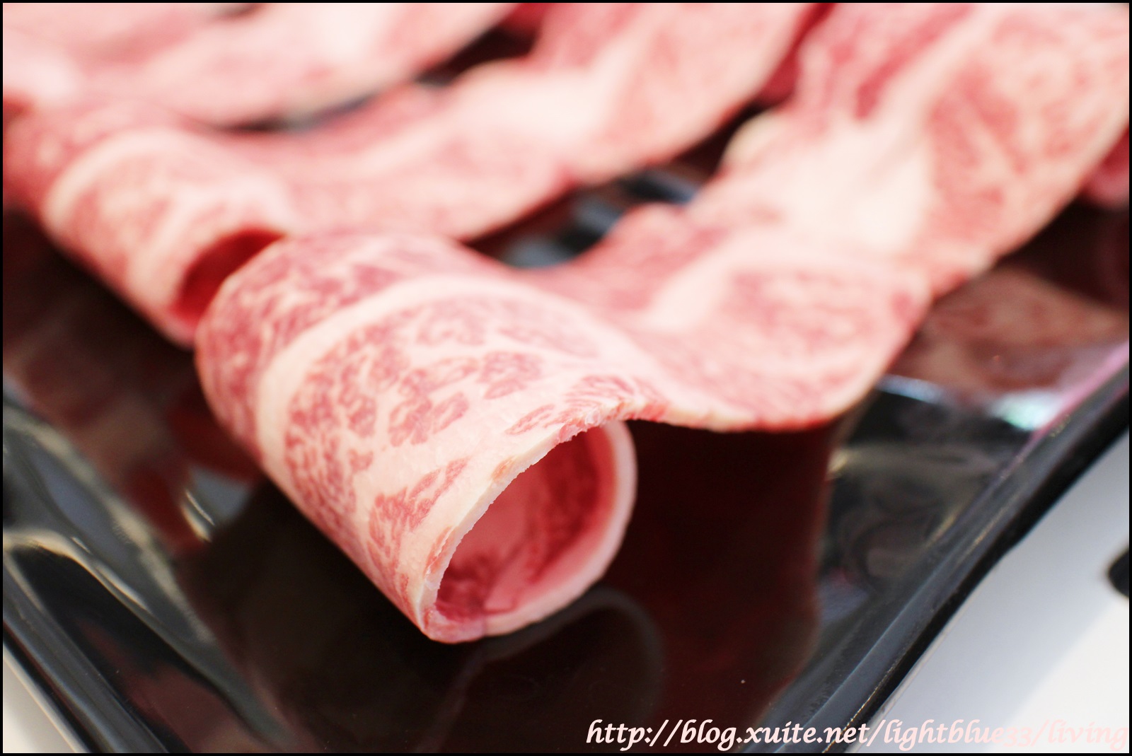 [ 大安站美食 ] 夠夠肉火鍋～牛排等級的高品質肉品搭香炒石頭火鍋，比臉大的和牛好肉吃個夠