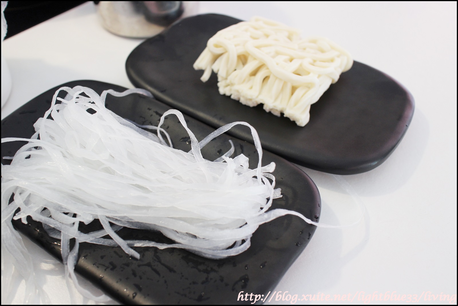 [ 大安站美食 ] 夠夠肉火鍋～牛排等級的高品質肉品搭香炒石頭火鍋，比臉大的和牛好肉吃個夠
