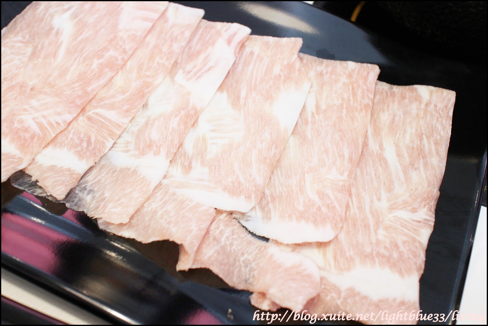 [ 大安站美食 ] 夠夠肉火鍋～牛排等級的高品質肉品搭香炒石頭火鍋，比臉大的和牛好肉吃個夠