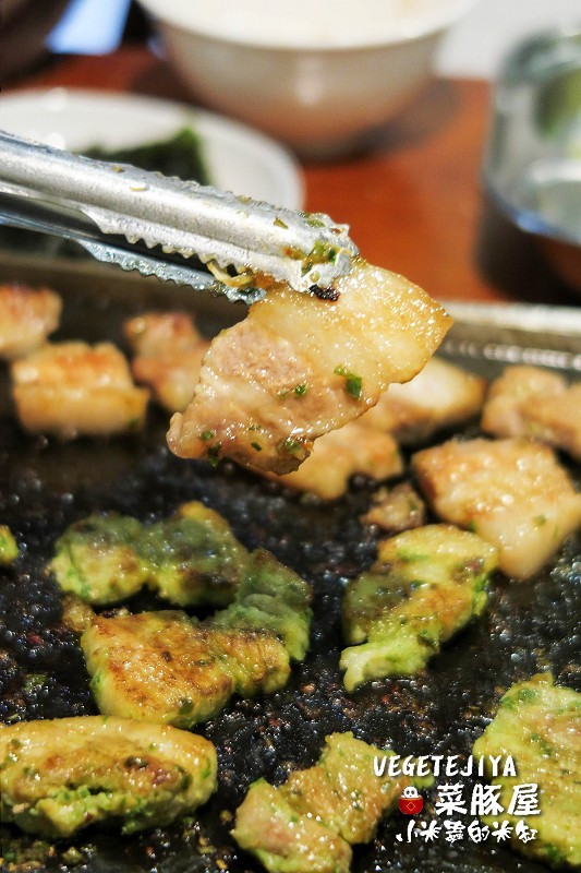 【捷運南京復興站】VEGETEJIYA菜豚屋(八德店)~中秋烤肉吃生菜包肉，健康又美味~