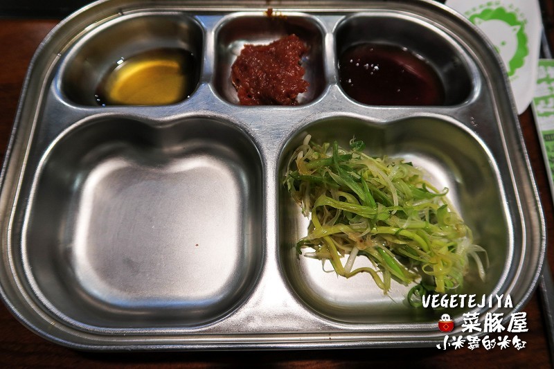 【捷運南京復興站】VEGETEJIYA菜豚屋(八德店)~中秋烤肉吃生菜包肉，健康又美味~
