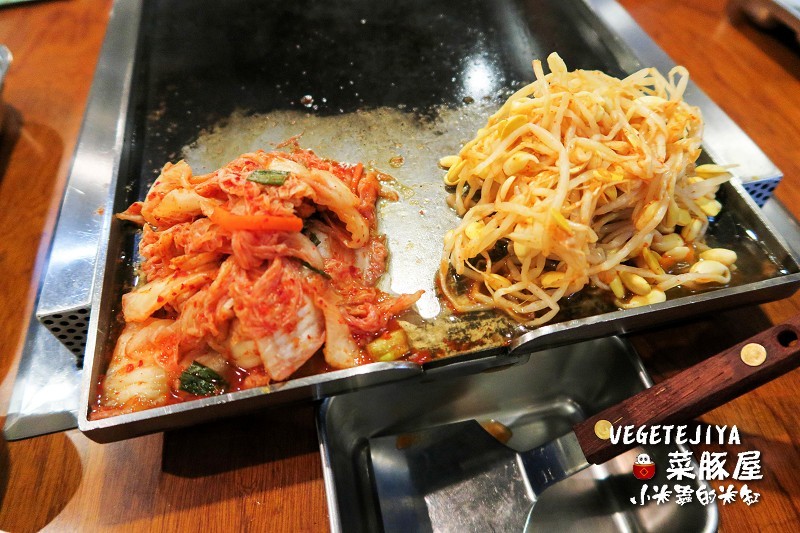 【捷運南京復興站】VEGETEJIYA菜豚屋(八德店)~中秋烤肉吃生菜包肉，健康又美味~