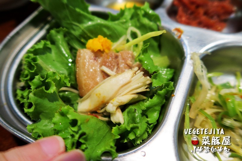 【捷運南京復興站】VEGETEJIYA菜豚屋(八德店)~中秋烤肉吃生菜包肉，健康又美味~