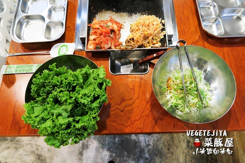 【捷運南京復興站】VEGETEJIYA菜豚屋(八德店)~中秋烤肉吃生菜包肉，健康又美味~