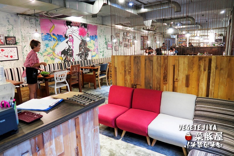 【捷運南京復興站】VEGETEJIYA菜豚屋(八德店)~中秋烤肉吃生菜包肉，健康又美味~