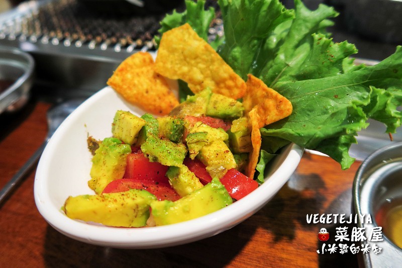 【捷運南京復興站】VEGETEJIYA菜豚屋(八德店)~中秋烤肉吃生菜包肉，健康又美味~