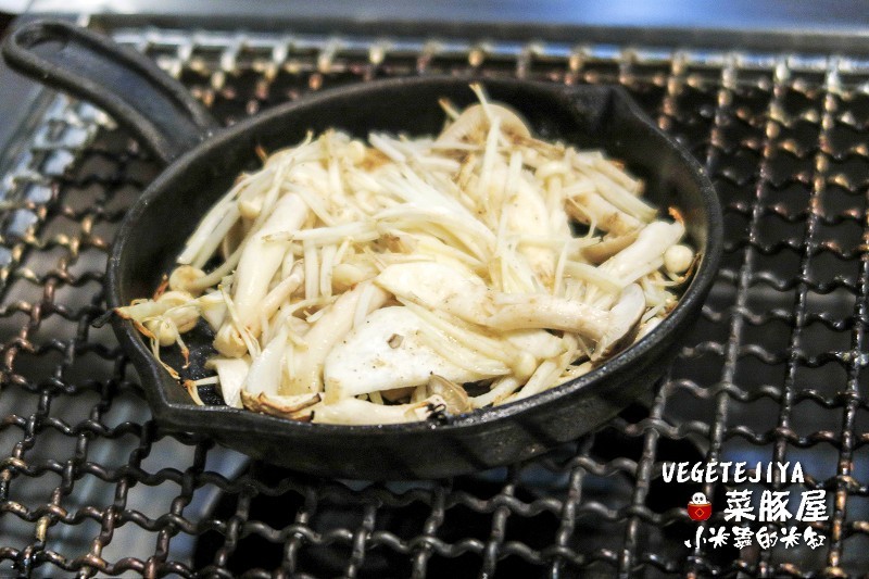 【捷運南京復興站】VEGETEJIYA菜豚屋(八德店)~中秋烤肉吃生菜包肉，健康又美味~