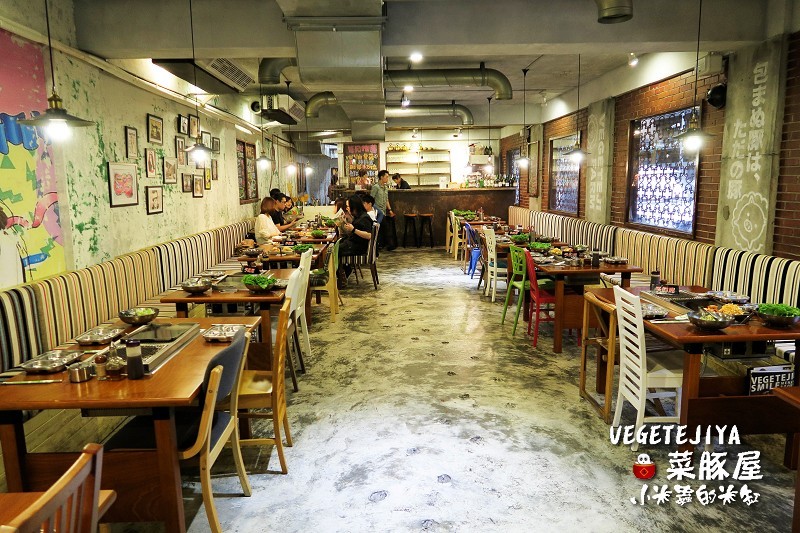 【捷運南京復興站】VEGETEJIYA菜豚屋(八德店)~中秋烤肉吃生菜包肉，健康又美味~