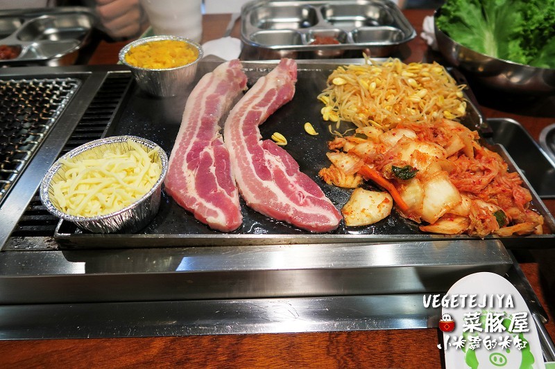 【捷運南京復興站】VEGETEJIYA菜豚屋(八德店)~中秋烤肉吃生菜包肉，健康又美味~