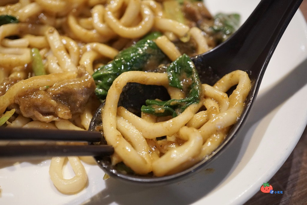 新豐美食 咖哩炒麵 吳媽媽 好吃嗎