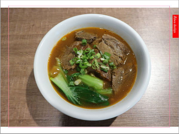 【新豐美食週記】吳媽媽沙茶咖哩炒麵，超推原汁牛肉麵+牛筋麵，麻香百頁豆腐非常入味Q彈-01.jpg