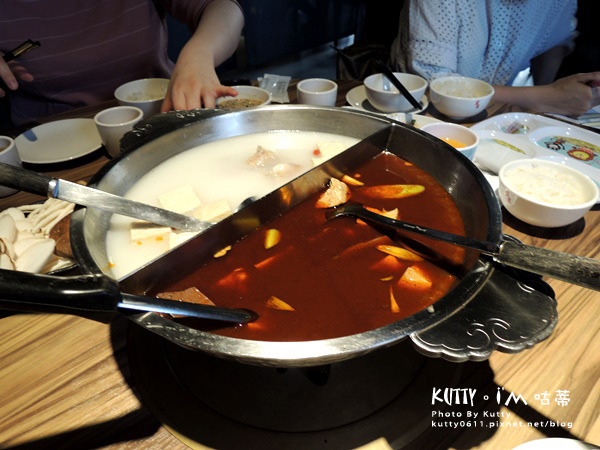 2017-7-23岩漿火鍋 (7).jpg