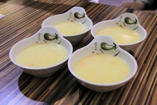 北大牛排：【台北食記】士林夜市 PEI TA STEAK北大牛排~適合聚會的複合式牛排館/黃金雞腿排/俄理斯魷魚佐奶油麵/薑汁牛燒肉飯/美國沙朗牛排