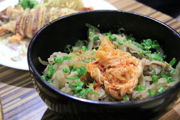 北大牛排：【台北食記】士林夜市 PEI TA STEAK北大牛排~適合聚會的複合式牛排館/黃金雞腿排/俄理斯魷魚佐奶油麵/薑汁牛燒肉飯/美國沙朗牛排