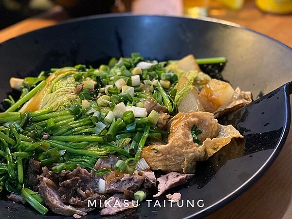 來點感性滷味2022菜單 台東美食 2022美食推薦 台東市消夜推薦 台東宵夜 內用宵夜餐廳