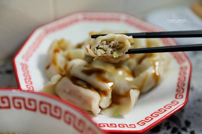 台中市東區成美手工冰淇淋｜40年老字號冰店！第三代接手 新貌美翻 新鮮水果製作手工冰淇淋 激推「冰淇淋浴缸、豐仁冰