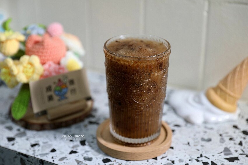 台中市東區成美手工冰淇淋｜40年老字號冰店！第三代接手 新貌美翻 新鮮水果製作手工冰淇淋 激推「冰淇淋浴缸、豐仁冰