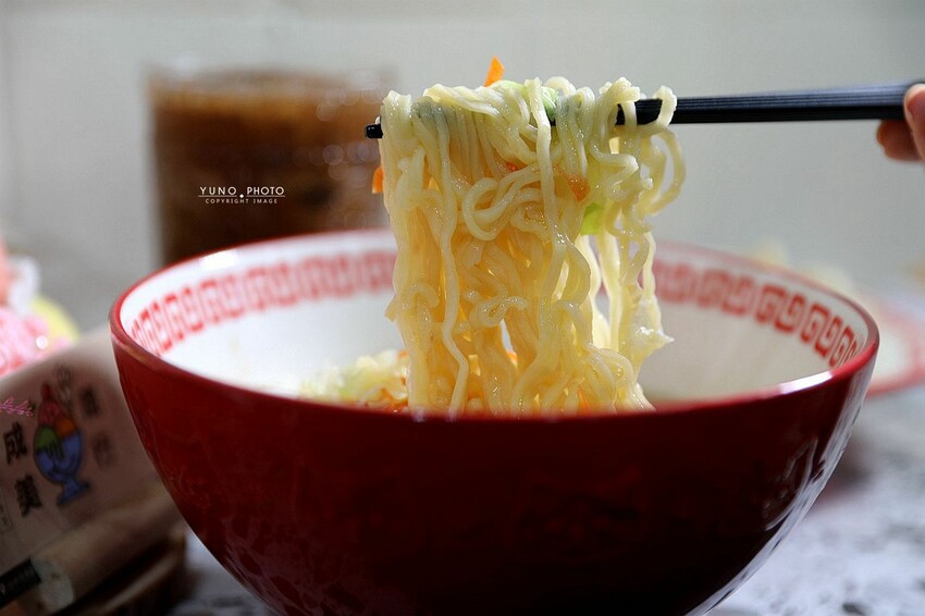 台中市東區成美手工冰淇淋｜40年老字號冰店！第三代接手 新貌美翻 新鮮水果製作手工冰淇淋 激推「冰淇淋浴缸、豐仁冰