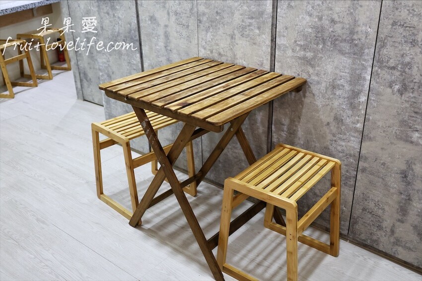 成美手工冰淇淋⟩台中東區寵物友善冰淇淋店,老店搖身成為文青風格手工冰淇淋店,有榴槤、高梁、荔枝……等特殊口味的冰淇淋可選擇 @果果愛Fruitlove