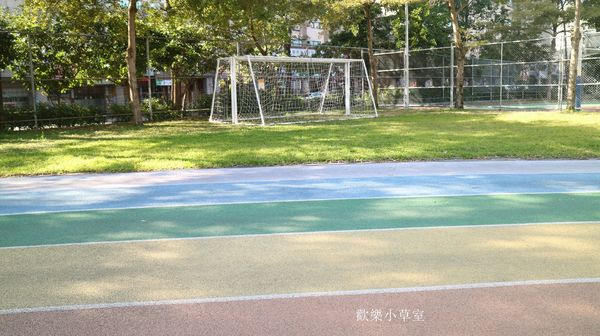 惠文國小：【台中景點】超夯彩虹跑道就在惠文國小@台中南屯