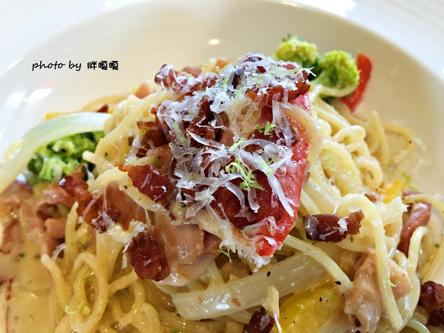 【台中 沙鹿】好好小館 ⤱ 好好聚落●最近竄紅的貨櫃屋拍照聖地，有得吃、有得拍、有得逛，安排半日遊非常合適，休假不想跑太遠的最佳選擇~