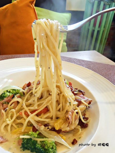 【台中 沙鹿】好好小館 ⤱ 好好聚落●最近竄紅的貨櫃屋拍照聖地，有得吃、有得拍、有得逛，安排半日遊非常合適，休假不想跑太遠的最佳選擇~