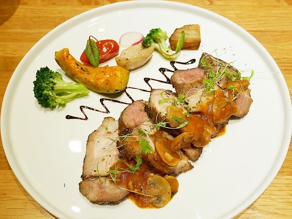 Five & Fantast 賽特廚房:Five & Fantast 賽特廚房-台北大安站複合式餐廳 位師大附中對面 餐點選擇性高且品質好 鹹食甜點都讓人喜歡