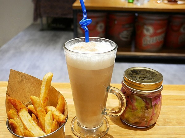 Five & Fantast 賽特廚房:Five & Fantast 賽特廚房-台北大安站複合式餐廳 位師大附中對面 餐點選擇性高且品質好 鹹食甜點都讓人喜歡