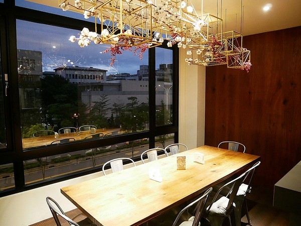 Five & Fantast 賽特廚房:Five & Fantast 賽特廚房-台北大安站複合式餐廳 位師大附中對面 餐點選擇性高且品質好 鹹食甜點都讓人喜歡