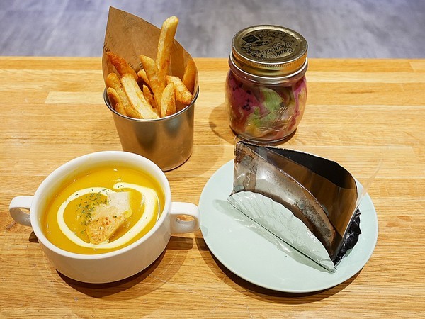 Five & Fantast 賽特廚房:Five & Fantast 賽特廚房-台北大安站複合式餐廳 位師大附中對面 餐點選擇性高且品質好 鹹食甜點都讓人喜歡