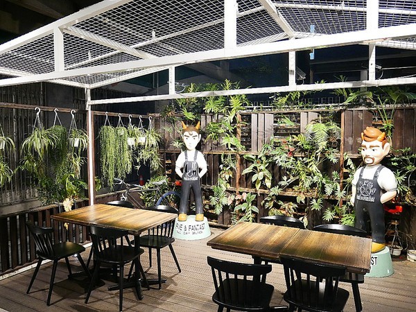 Five & Fantast 賽特廚房:Five & Fantast 賽特廚房-台北大安站複合式餐廳 位師大附中對面 餐點選擇性高且品質好 鹹食甜點都讓人喜歡