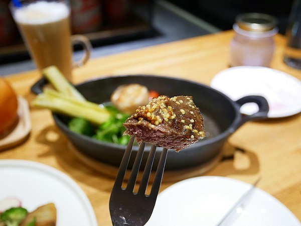 Five & Fantast 賽特廚房:Five & Fantast 賽特廚房-台北大安站複合式餐廳 位師大附中對面 餐點選擇性高且品質好 鹹食甜點都讓人喜歡