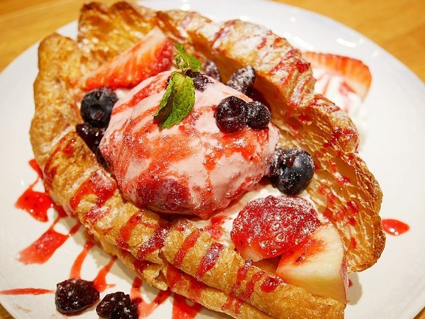 Five & Fantast 賽特廚房:Five & Fantast 賽特廚房-台北大安站複合式餐廳 位師大附中對面 餐點選擇性高且品質好 鹹食甜點都讓人喜歡