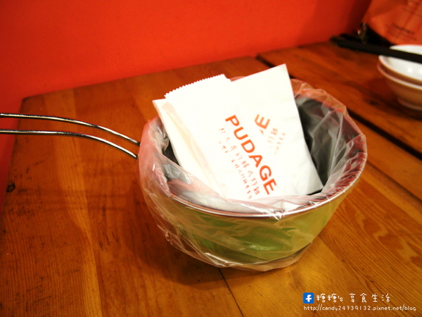 朴大哥的韓式炸雞PUDAGE(一中直營店):〖台中│美食〗朴大哥的韓式炸雞 ❤ 號外號外!!現在一中商圈也吃的到超人氣美食朴大哥的韓式炸雞囉!!還有新品柚香炸雞,糖糖一吃就愛上!!激推!!