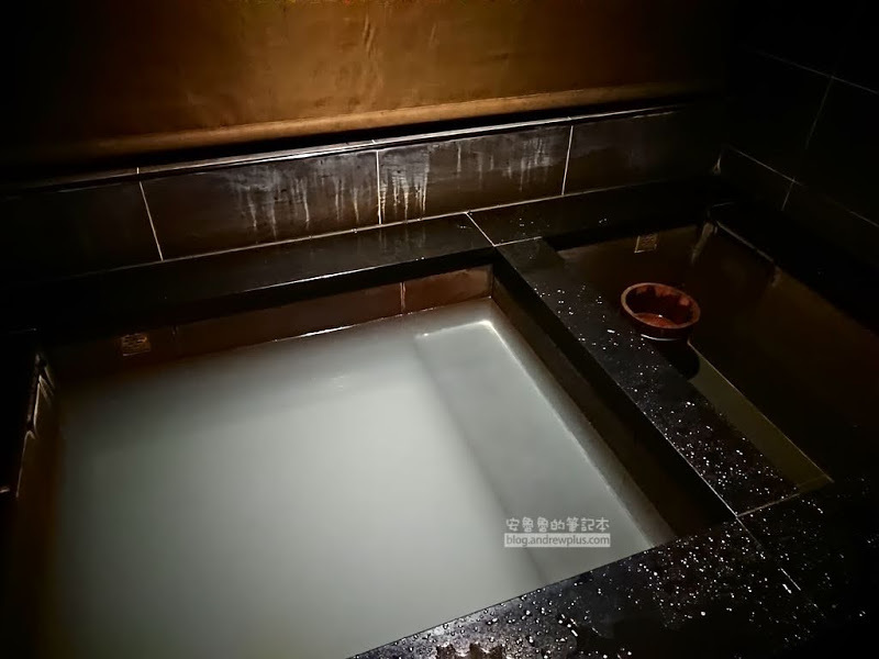 山樂溫泉  新北投捷運站對面的湯屋溫泉旅館