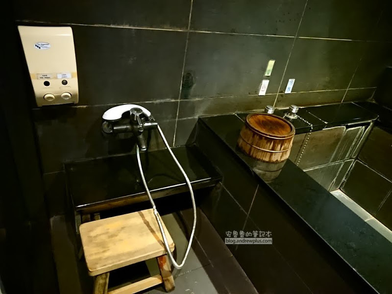 山樂溫泉  新北投捷運站對面的湯屋溫泉旅館