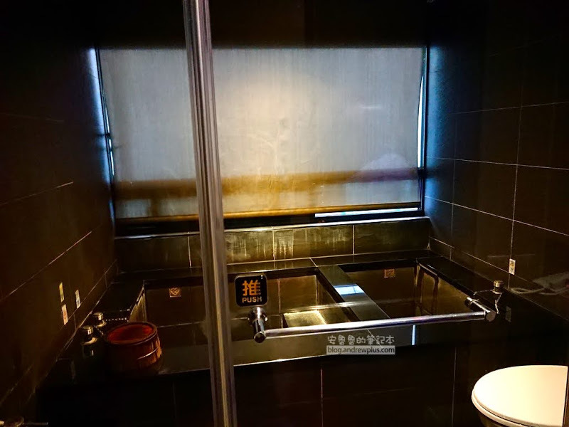 山樂溫泉  新北投捷運站對面的湯屋溫泉旅館