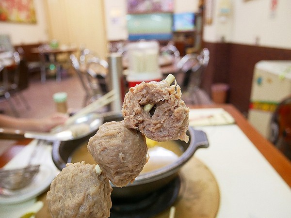 天才現宰牛肉爐(原:天才現宰牛肉鍋):天才現宰牛肉爐-台南永康牛肉火鍋 主打每日現宰溫體牛和爆漿牛肉丸 牛肉控一次吃得過癮