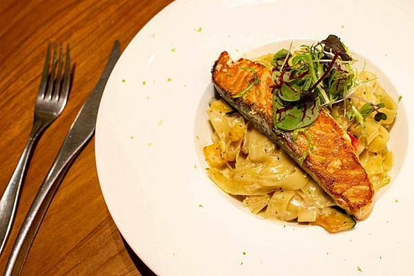 【新竹餐廳】YATS葉子-適合朋友聚會、家族團聚,環境舒適的北歐風餐廳!