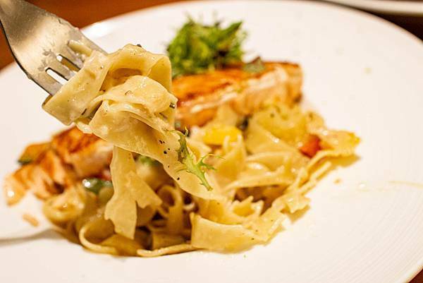 【新竹餐廳】YATS葉子-適合朋友聚會、家族團聚,環境舒適的北歐風餐廳!