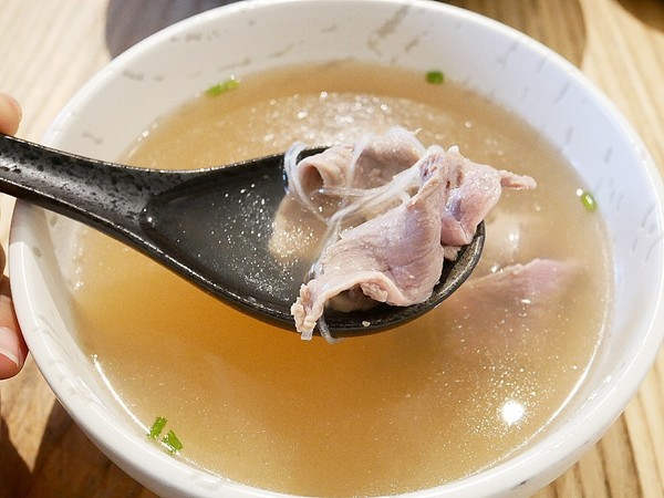 YATS葉子 Stay to eat：YATS葉子 Stay to eat-新竹東區義式餐廳  環境舒適、餐點精緻  雙人分享餐很值得嚐試  約會聚餐都適合