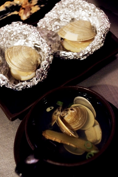 台中燒烤美食餐廳之大里【餤工業燒】吃晚餐宵夜+慶生(有壽星優惠)+喝酒聊天+玩電子飛鏢機的所在(丫子)