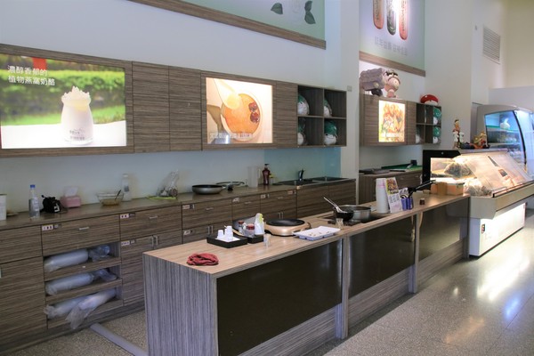 蘑菇部落生態休閒農場:【彰化景點】埔心蘑菇部落生態休閒農場~赤腳丫跑跑蘑菇大草原/蕈菇彩繪牆/童話風美味窯烤PIZZA/落羽松/園區小火車