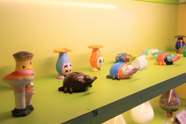 蘑菇部落生態休閒農場:【彰化景點】埔心蘑菇部落生態休閒農場~赤腳丫跑跑蘑菇大草原/蕈菇彩繪牆/童話風美味窯烤PIZZA/落羽松/園區小火車