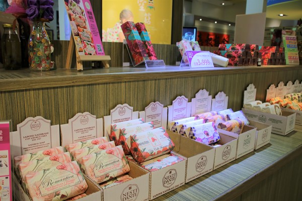 蘑菇部落生態休閒農場:【彰化景點】埔心蘑菇部落生態休閒農場~赤腳丫跑跑蘑菇大草原/蕈菇彩繪牆/童話風美味窯烤PIZZA/落羽松/園區小火車