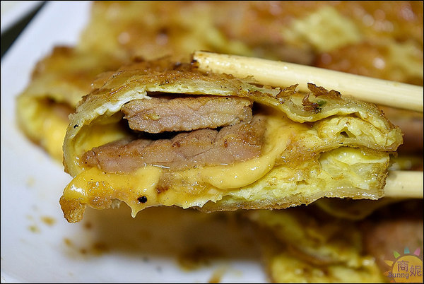 KING juicy漢口店：台中北區國王級美食。KING juicy。食尚玩家報導燒肉咬蛋吐司、脆皮蛋餅、比臉大國王雞排、無毒檸檬蝶豆花手搖飲宵夜時段同時滿足飢餓的靈魂!@sunny吃喝遊樂