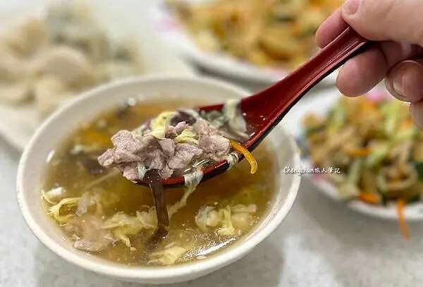 新北中和美食【李家麵館刀削麵】現場削麵超圈粉 !