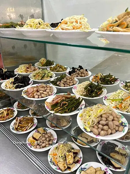 新北中和美食【李家麵館刀削麵】現場削麵超圈粉 !