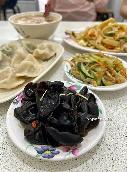 新北中和美食【李家麵館刀削麵】現場削麵超圈粉 !