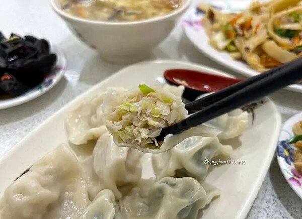 新北中和美食【李家麵館刀削麵】現場削麵超圈粉 !